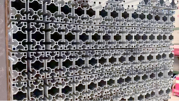 為什么說鋁型材+復(fù)合材料是下一代輕量化趨勢(shì)？